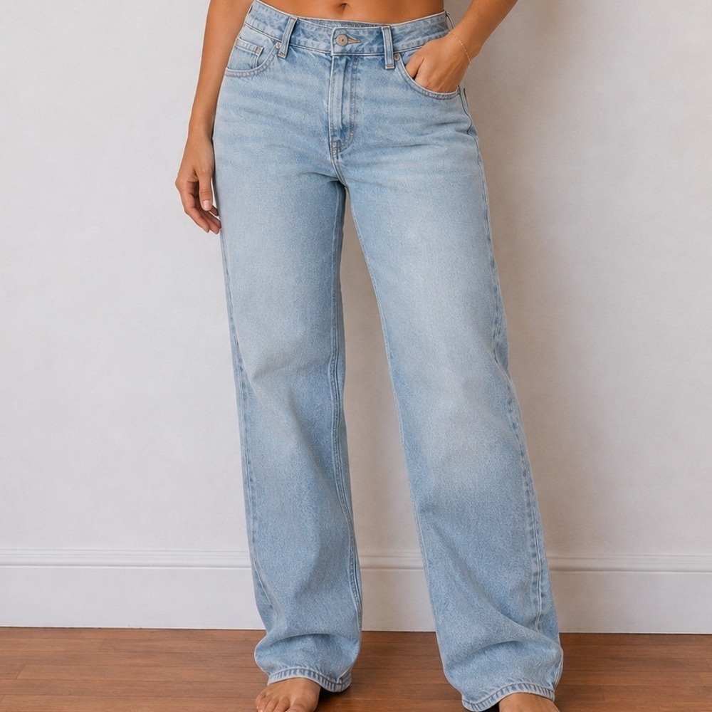 American Eagle Mom Jeans Women's 12 X-Short High Rise Light Wash Petite Denim